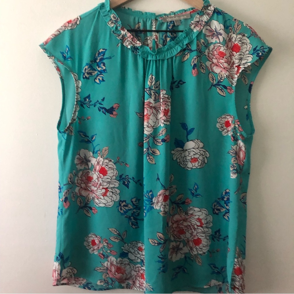 Daniel Rainn Floral Tank XL